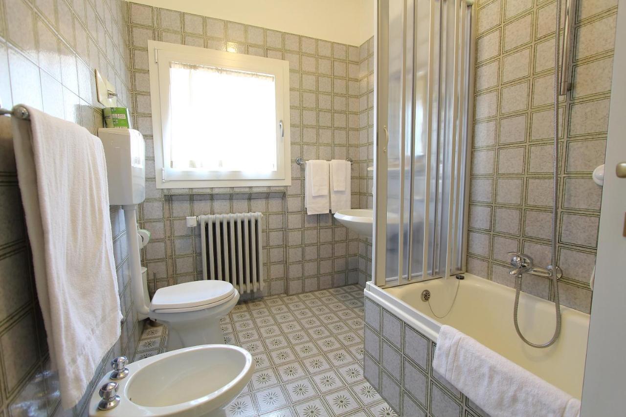 Hotel Giardino Брено Екстер'єр фото