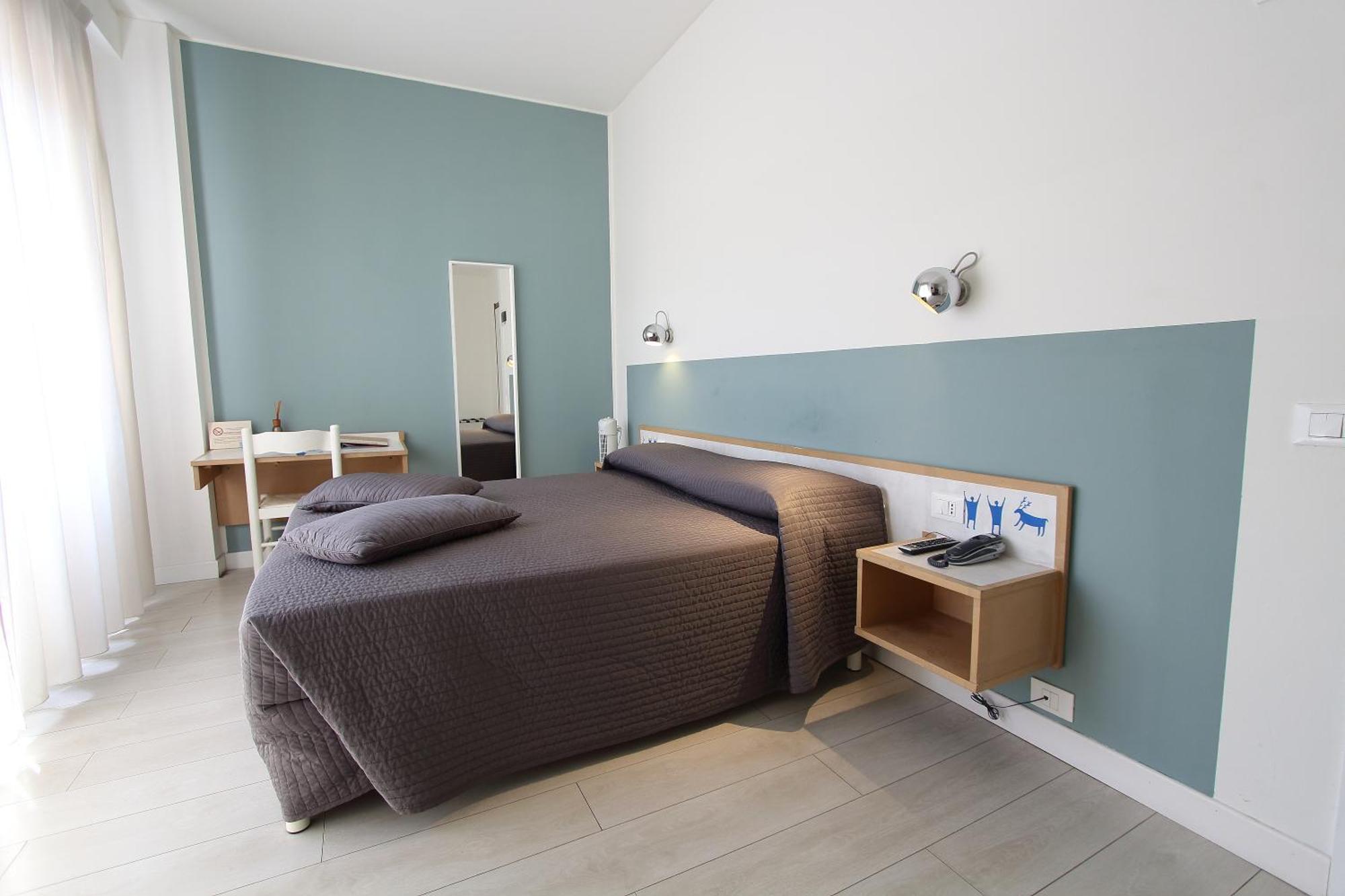 Hotel Giardino Брено Екстер'єр фото
