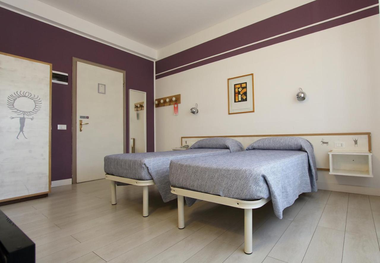 Hotel Giardino Брено Екстер'єр фото