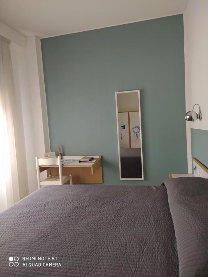 Hotel Giardino Брено Екстер'єр фото