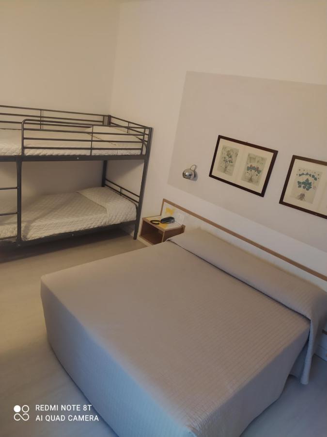Hotel Giardino Брено Екстер'єр фото