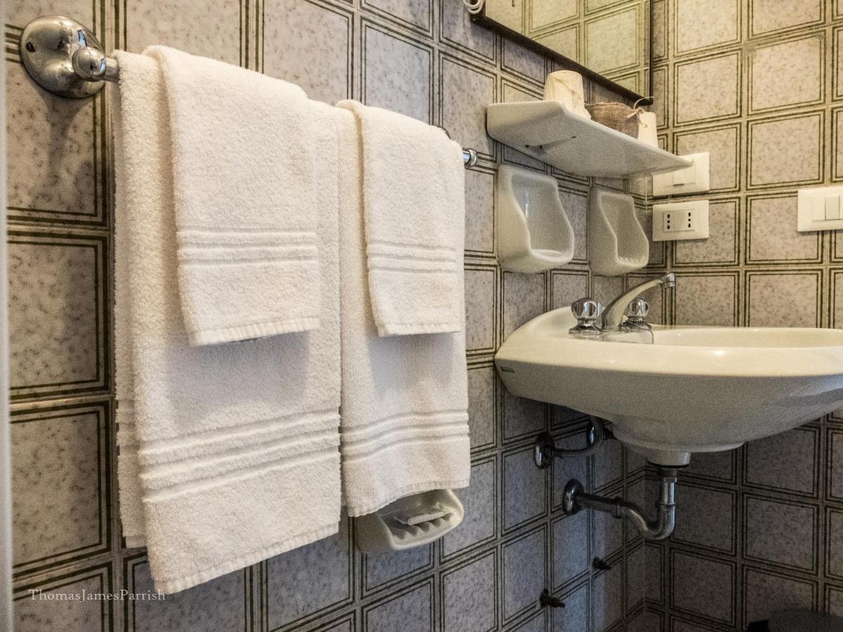 Hotel Giardino Брено Екстер'єр фото