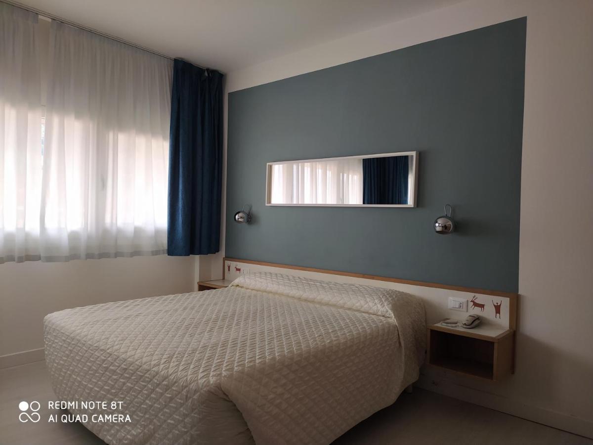 Hotel Giardino Брено Екстер'єр фото