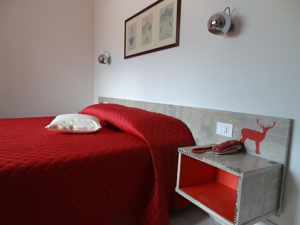 Hotel Giardino Брено Екстер'єр фото