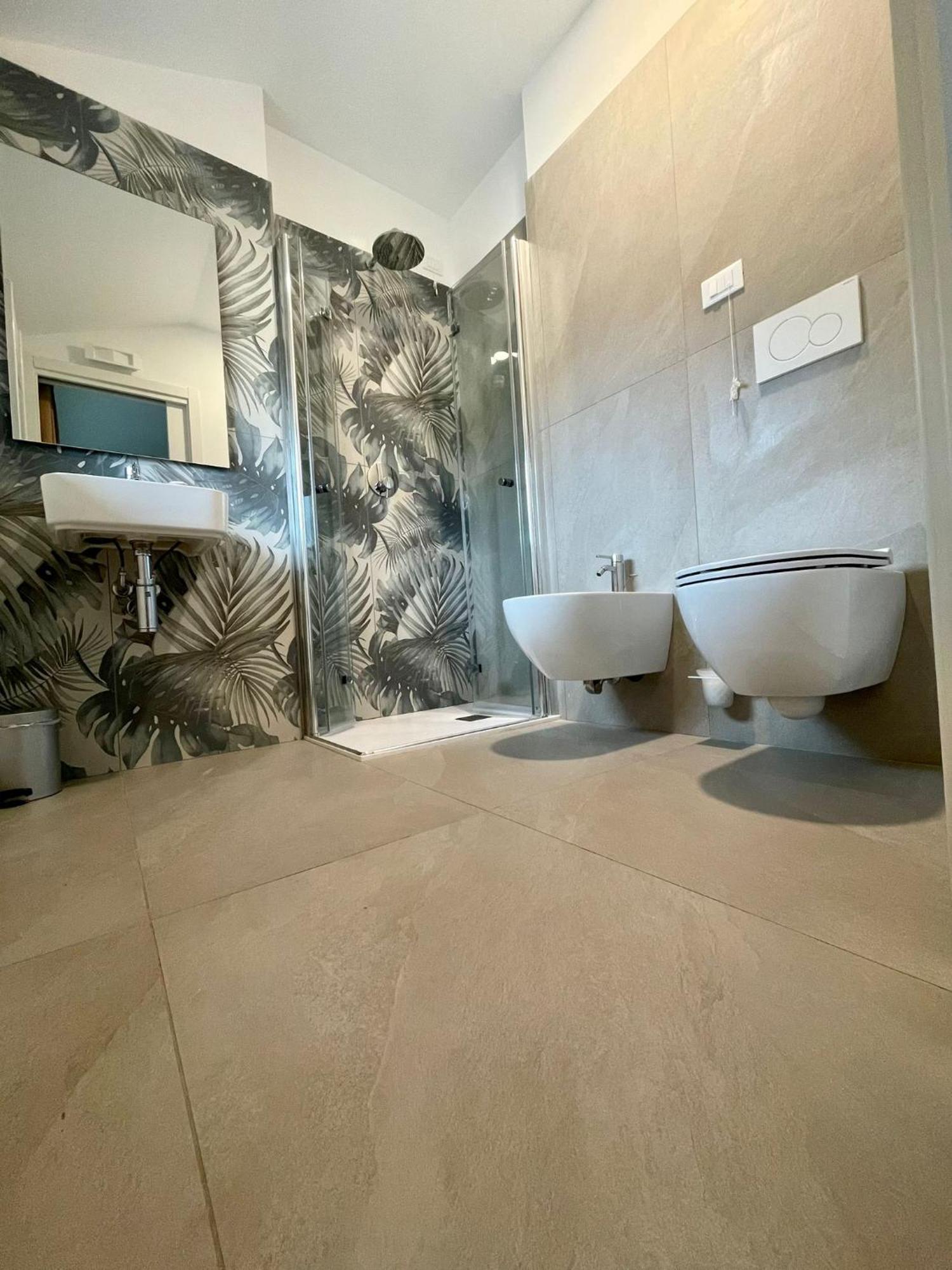 Hotel Giardino Брено Екстер'єр фото