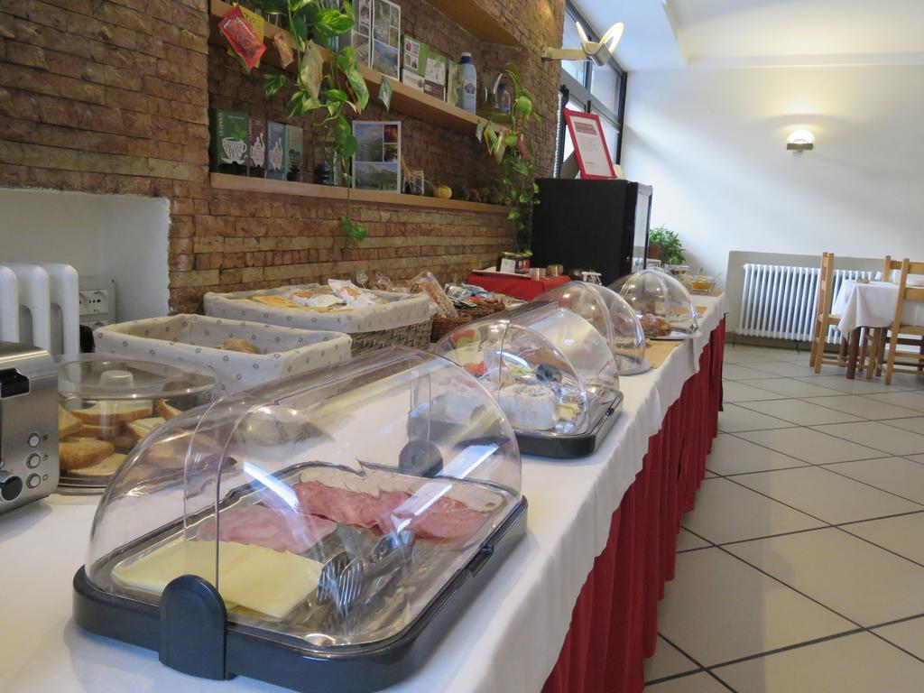 Hotel Giardino Брено Екстер'єр фото