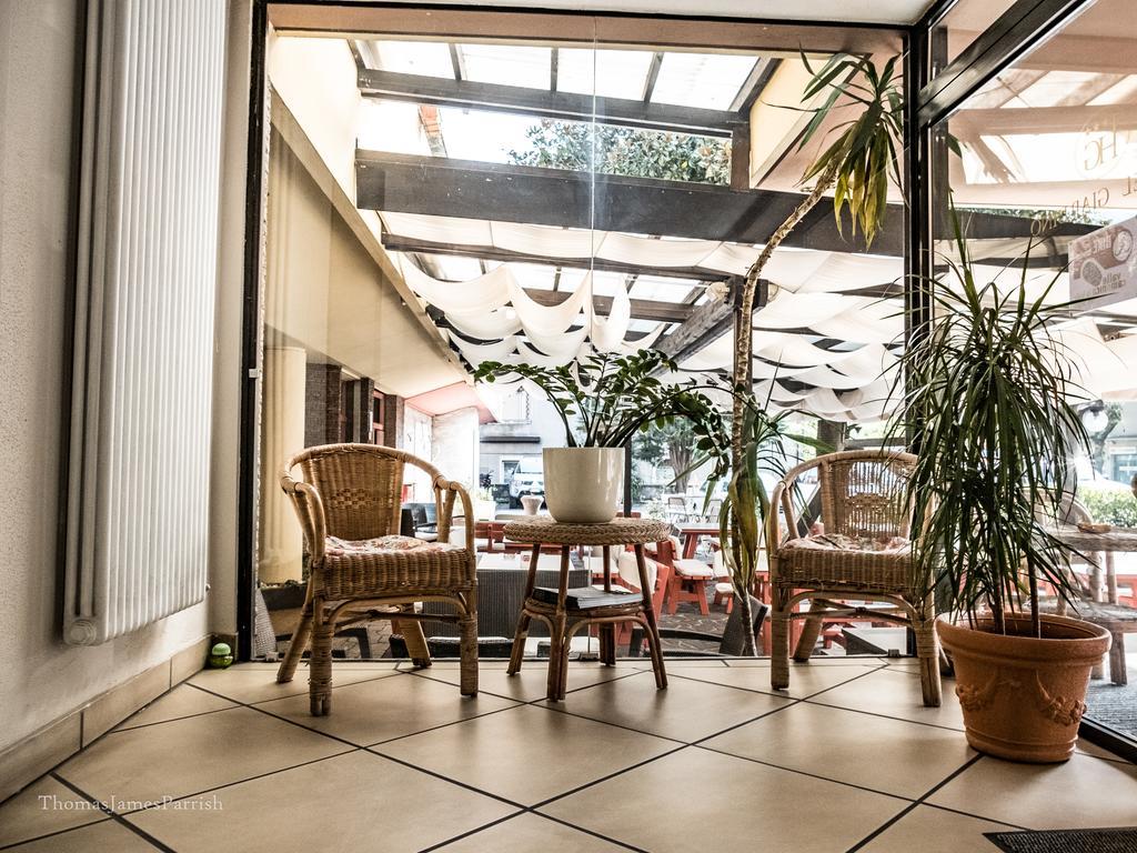 Hotel Giardino Брено Екстер'єр фото