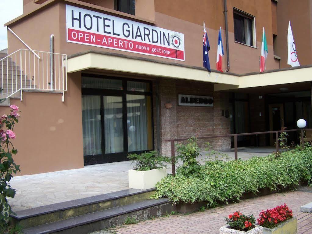 Hotel Giardino Брено Екстер'єр фото