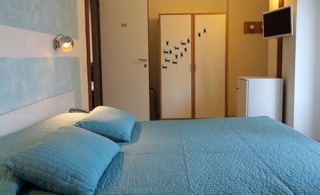 Hotel Giardino Брено Екстер'єр фото