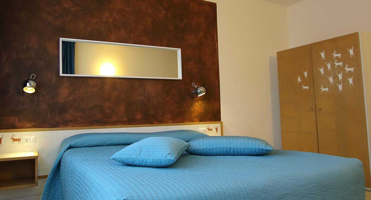 Hotel Giardino Брено Екстер'єр фото