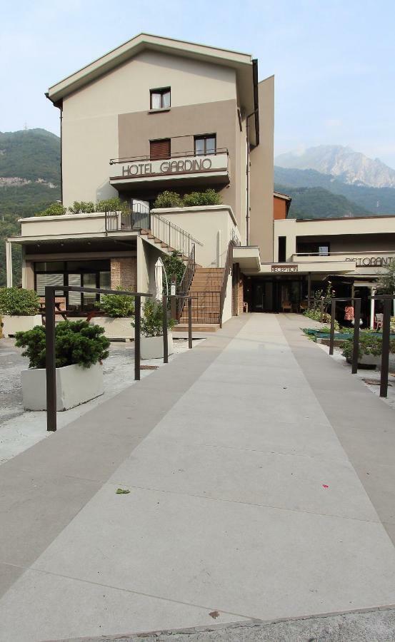 Hotel Giardino Брено Екстер'єр фото