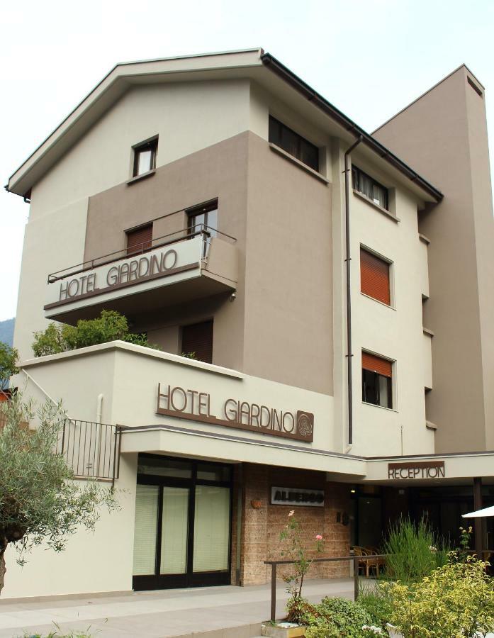 Hotel Giardino Брено Екстер'єр фото